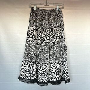 White House Black Market 100% Silk Black/White Floral Tiered Boho Skirt size XS